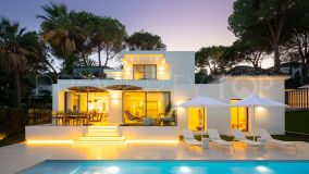 Villa for sale in Las Brisas, 3,195,000 €