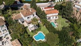 Villa for sale in Las Brisas, Nueva Andalucia