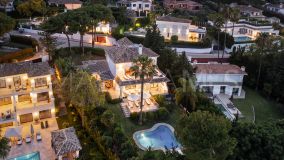 Villa for sale in Las Brisas, Nueva Andalucia