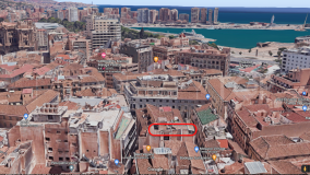 Ático para reformar con vistas panorámicas en ubicación prime en centro histórico de Málaga
