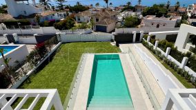Villa for sale in Elviria, Marbella Öst