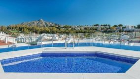 Apartamento en venta en Nueva Andalucia, Marbella