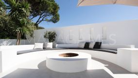 Villa for sale in Marbella East