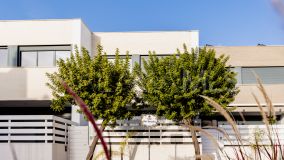 Town House for sale in Estepona East