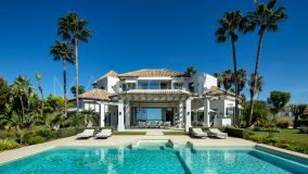 Villa for sale in Monte Halcones, Benahavis