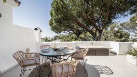 Tvåvåningslägenhet for sale in Los Pinos de Aloha, Nueva Andalucia