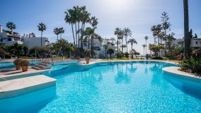 Penthouse for sale in Alcazaba Beach, Estepona East