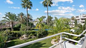 Radhus for sale in Alcores del Golf, Nueva Andalucia