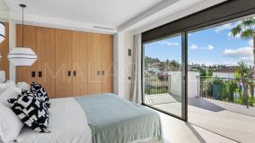 Villa for sale in Los Naranjos Golf, Nueva Andalucia