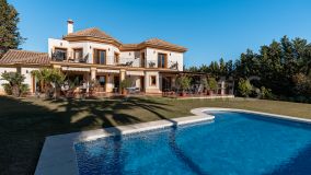 Villa for sale in Los Flamingos Golf, Benahavis