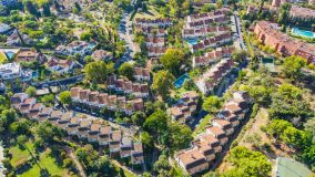 Maison de Ville for sale in El Capricho, Marbella Golden Mile