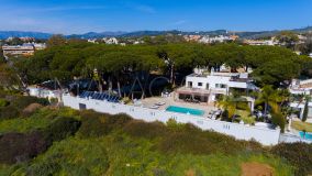 Villa for sale in Artola, Marbella Est