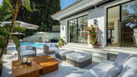 Villa for sale in El Herrojo, Benahavis