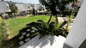 Maison for sale in El Paraiso, Estepona Est