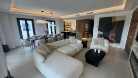 Maison for sale in El Paraiso, Estepona Est