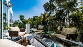 Villa for sale in Las Brisas, Nueva Andalucia