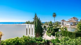 Villa en venta en Elviria, Marbella Este