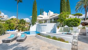 Villa en venta en Nueva Andalucia, Marbella