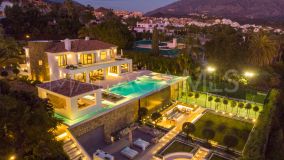 Villa en venta en Nueva Andalucia, Marbella