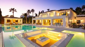 Villa en venta en Nueva Andalucia, Marbella