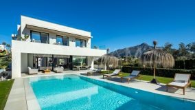 Villa en venta en Nueva Andalucia, Marbella