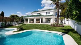 Villa for sale in Atalaya de Rio Verde, Nueva Andalucia