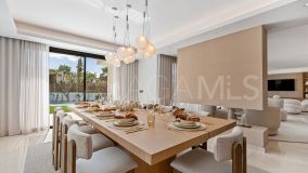 Villa for sale in Atalaya de Rio Verde, Nueva Andalucia