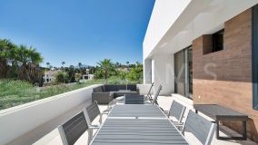 Villa for sale in El Paraiso, Estepona East