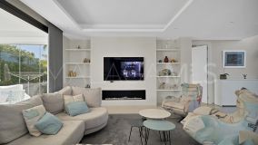 Villa for sale in El Paraiso, Estepona East