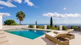 Villa en venta en El Madroñal, Benahavis