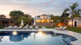 Villa en venta en Estepona