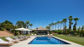 Villa for sale in Estepona