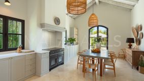 Villa for sale in Estepona