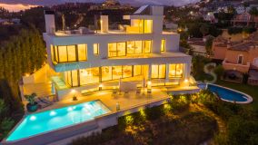 Villa for sale in Benahavis