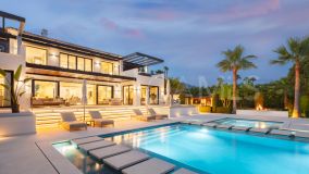 Villa en venta en Nueva Andalucia, Marbella