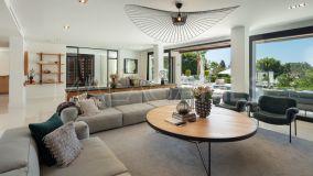 Villa en venta en Nueva Andalucia, Marbella