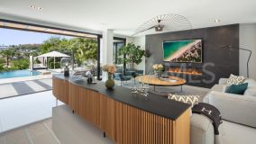 Villa en venta en Nueva Andalucia, Marbella