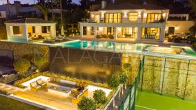 Villa en venta en Nueva Andalucia, Marbella