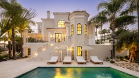 Villa for sale in Haza del Conde, Nueva Andalucia