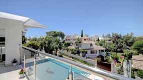 Villa en venta en Los Naranjos Golf, Nueva Andalucia