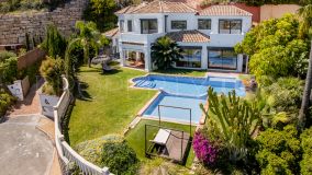 Luxurious modern villa with pool, gym, sea views in Benahavis