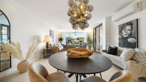 Apartamento en venta en Benahavis