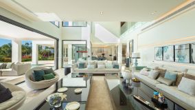 Villa en venta en Nueva Andalucia, Marbella