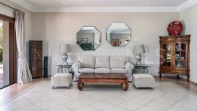 Villa for sale in Estepona