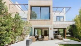 Hus i byn for sale in Nueva Andalucia, Marbella