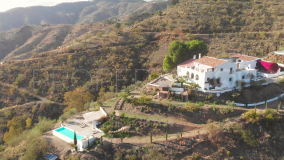 Cortijo with 11 bedrooms for sale in Malaga