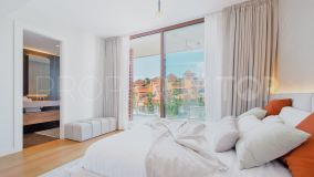 Comprar pareado con 4 dormitorios en Marbella Ciudad