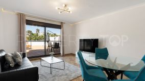 Apartment with 2 bedrooms for sale in Estepona