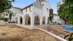 Villa for sale in Fuengirola