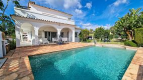 Villa en venta en Bel Air, Estepona Este